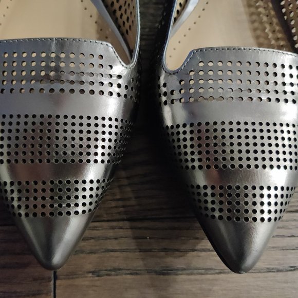 BRUNO PREMI Silver Metallic Leather Pointed Toe Flats Size 40 - Picture 3 of 7